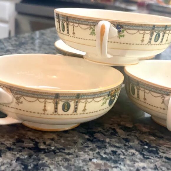 Set of 4 Vintage Double Handle Floral Cream Soup Bowls: Gold Trim England - Picture 7 of 12